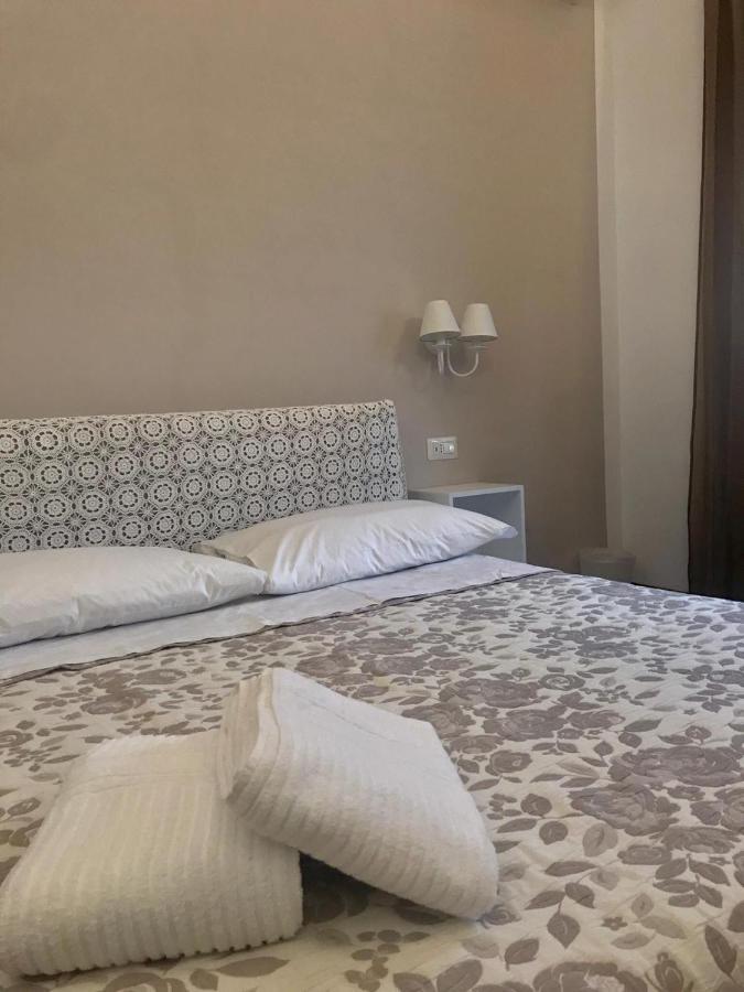 B&B I Due Teatri Napels Buitenkant foto