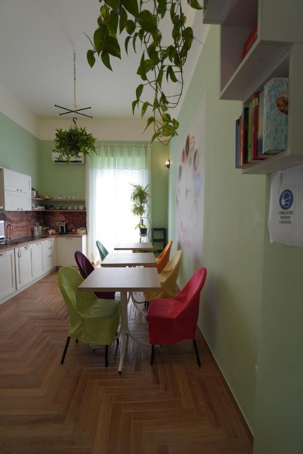 B&B I Due Teatri Napels Buitenkant foto