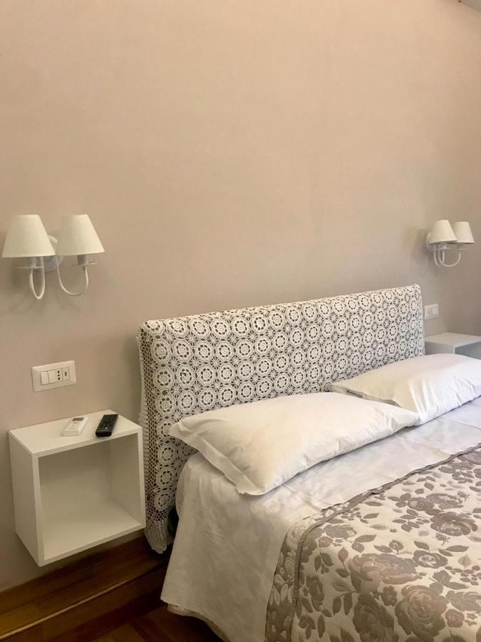 B&B I Due Teatri Napels Buitenkant foto